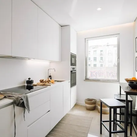 Giuseppe - 1 Bedroom And Parking In Alvalade Apartment